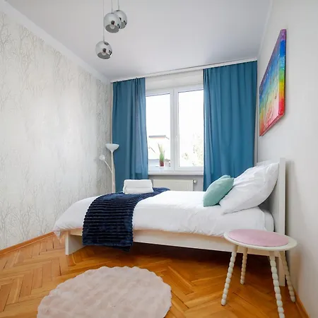 Spacious 3Rooms Old Town Apartment-3